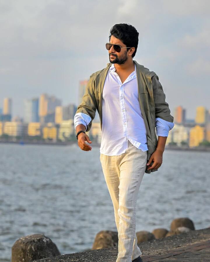 தற்போது இன்ஸ்டாகிராமில் இவர் சில ஸ்டைலிஷ் புகைப்படங்களை பதிவிடுள்ளார்.