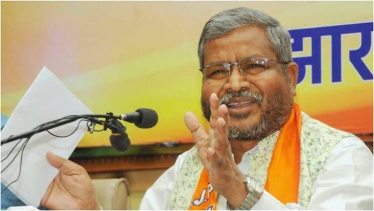 Babulal marandi attacked on rahul gandhi over his recent remarks on enforcement directorate हेमंत सोरेन की गिरफ्तारी पर राहुल गांधी ने BJP पर साधा निशाना, बाबूलाल मरांडी ने पूछ दिया ये सवाल