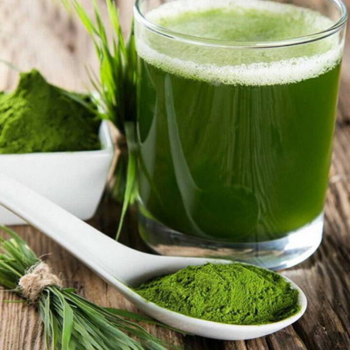 Barley Grass Juice -ਜੌਂ ਦੇ ਘਾਹ ਦੀ ਵਰਤੋਂ ਸੂਪ, ਅਤੇ ਜੌਂ ਦੀ ਰੋਟੀ ਤਿਆਰ ਕਰਨ ਲਈ ਕੀਤੀ ਜਾਂਦੀ ਹੈ। ਜੌਂ ਘਾਹ ਦਾ ਜੂਸ ਪੀਣ ਨਾਲ ਸਭ ਤੋਂ ਜ਼ਿਆਦਾ ਫਾਇਦਾ ਹੁੰਦਾ ਹੈ। ਜੌਂ ਦੇ ਘਾਹ ਦਾ ਜੂਸ ਪੀਣ ਨਾਲ ਤੁਹਾਡੀ ਮਦਦ ਕਿਵੇਂ ਹੁੰਦੀ ਹੈ।