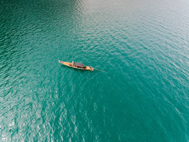इस साल के बजट में 5 एक्वा पार्क को बनाने की भी घोषणा की गई है. भारत सरकार द्वारा 2015 से ही ब्लू इकोनॉमी को कमाई का महत्वपूर्ण जरिया बनाने के लिए गंभीरता से प्रयास किए जा रहे हैं.