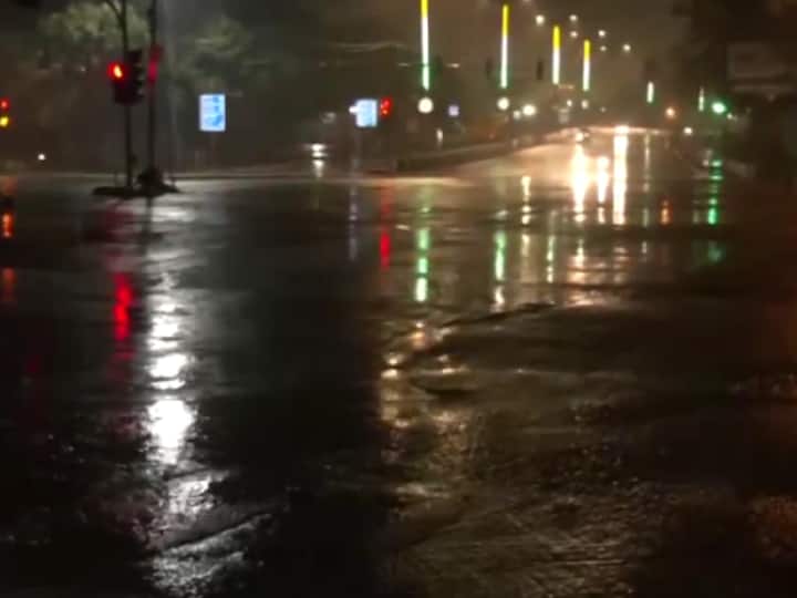Parts of Delhi received rainfall for the second consecutive day on Thursday. According to the meteorological department, Delhi-NCR is likely to receive light to moderate rain with thunderstorms for the rest of the day. (Photo: ANI)