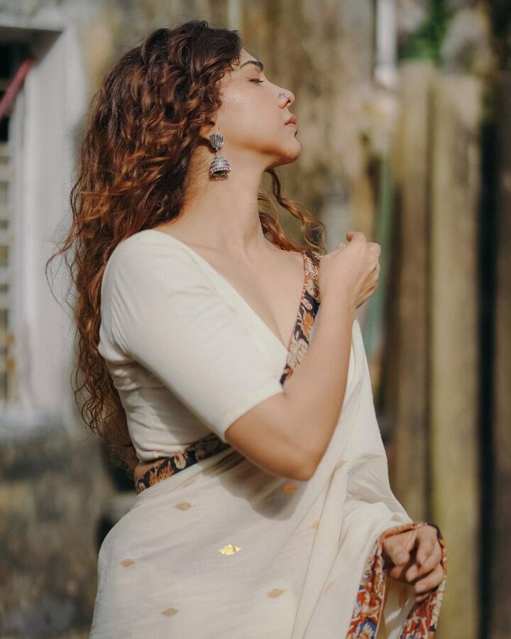 మడోన్నా సెబాస్టియన్ లేటెస్ట్ ఫోటోలు (Image Courtesy : madonnasebastianofficial / instagram)