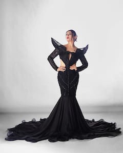 Raveena Tandon Looks Like A Glam Queen In Black Bodycon Outfit; See Pics