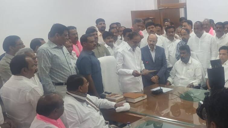 Chandrashekar Rao Telangana Former CM BRS chief Visits Assembly For First Time Post-Defeat, Takes Oath As Gajwel MLA Former CM Chandrashekar Rao Visits Assembly For First Time Post-Defeat, Takes Oath As Gajwel MLA