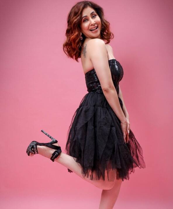 પછી થોડા સમય પછી ઉર્મિલાએ મુંબઈ યુનિટના કામકાજના કારણે પાર્ટી છોડી દીધી. આ પછી તે વર્ષ 2020 માં શિવસેનામાં જોડાઈ હતી.