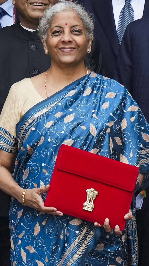 सर्वसामान्यांना 300 युनिट वीज मोफत मिळणार