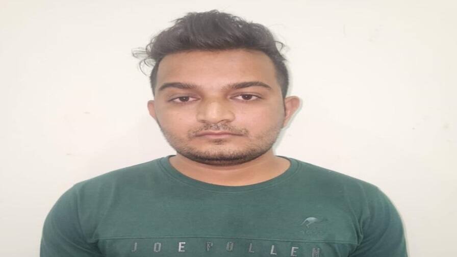 Ahmedabad News: Home guard caught by ACB while taking bribe in Sardarnagar to separate name in ration card Ahmedabad News: સરદારનગરમાં હોમગાર્ડ લાંચ લેતા ઝડપાયો, રેશન કાર્ડમાં નામ અલગ કરાવવા માંગી હતી લાંચ