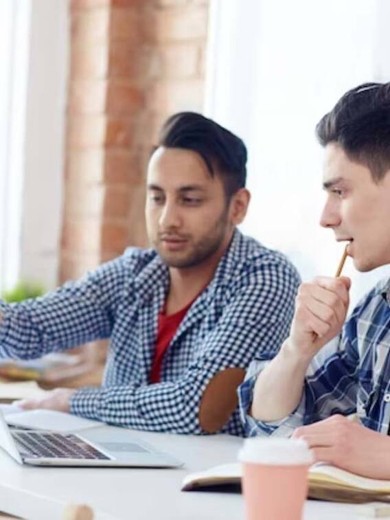 12वीं के बाद आर्ट्स स्टूडेंट्स के लिए करियर ऑप्शन