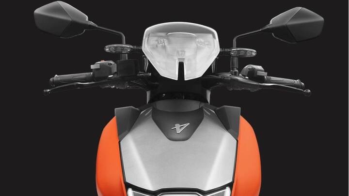 স্কুটারের দাম ১ লাখ ৪৫ হাজার টাকা। তার উপর সরাসরি ২৩ হাজার টাকা ছাড় পাওয়া যাচ্ছে হিরোর ভিডা প্রো মডেলে। সঙ্গে রয়েছে আরও কিছু সুবিধে। কিনবেন ভাবছেন ? ছবি- vidaworld.com