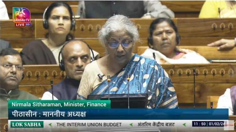 Budget 2024 India Nirmala Sitharaman big announcement for youth Income Tax Woman Poor Farmers Budget 2024 Highlights: महिलाओं के लिए बड़ा ऐलान तो इंफ्रा को दी भारी रकम, किसानों-मिडिल क्लास-युवाओं को बजट में क्या मिला | जानें