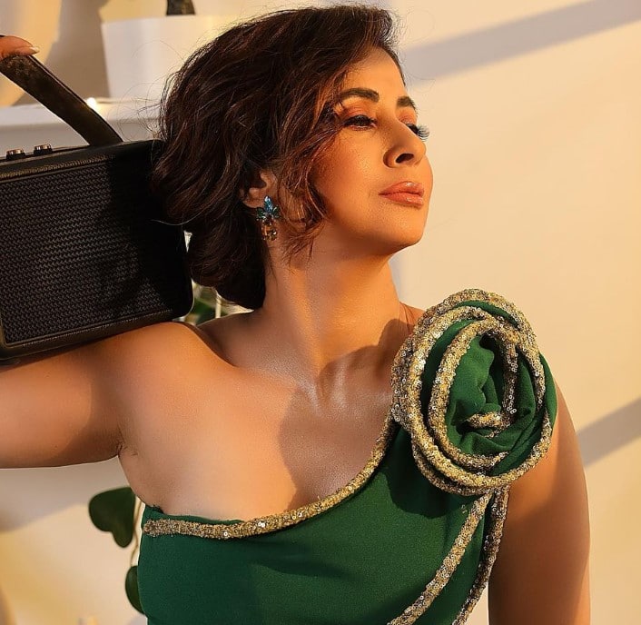 ફિલ્મી દુનિયાથી દૂર રહ્યા પછી વર્ષ 2019 માં ઉર્મિલા માતોંડકરે રાજકારણમાં પ્રવેશ કર્યો અને ભારતીય રાષ્ટ્રીય કોંગ્રેસનું સભ્યપદ લીધું. દરમિયાન તેણીએ ઉત્તર મુંબઈથી લોકસભાની ચૂંટણી પણ લડી હતી પરંતુ જીતી શકી ન હતી.