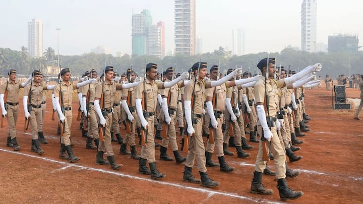 Maharashtra Police Recruitment jumbo recruitment in the state as many as 17471 policemen will be recruited तरुणांनो तयारीला लागा, राज्यात जम्बो भरती, तब्बल 17471 पोलिसांची भरती होणार