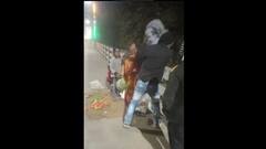 उन्नाव में मासूम बच्चों को लेकर महिला ठंड में बेच रही थी सब्जी, पालिका कर्मियों ने की गुंडागर्दी