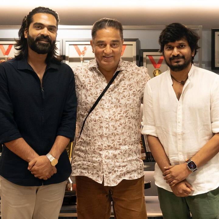 அதற்கு ஏற்றவாறு, எஸ்டிஆர் 48-ஐ கண்ணும் கண்ணும் கொள்ளையடித்தால் படத்தை இயக்கி தமிழ் சினிமாவில் இயக்குநராக அறிமுகமான தேசிங்கு பெரியசாமி இயக்கவுள்ளார் என்ற அதிகாரப்பூர்வ அறிவிப்பை வெளியிட்டது ராஜ் கமல் பிலிம்ஸ்.