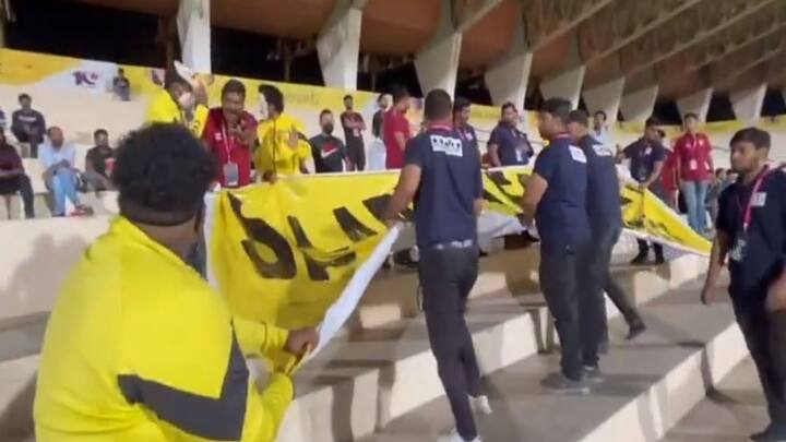 Hyderabad FC Staffer Raises Banner Demanding Salary During ISL Match Against FC Goa Removed By Security Viral Video Banner From Hyderabad FC Staff Demanding Salary During ISL Match Against FC Goa Removed By Security, Video Viral