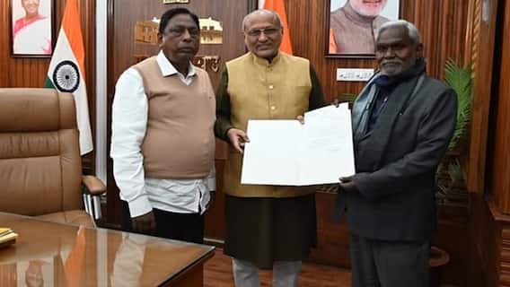 Jharkhand: આજે મુખ્યમંત્રી પદના શપથ લેશે ચંપઇ સોરેન, 10 દિવસમાં ફ્લોર ટેસ્ટ Jharkhand: આજે મુખ્યમંત્રી પદના શપથ લેશે ચંપઇ સોરેન, 10 દિવસમાં ફ્લોર ટેસ્ટ