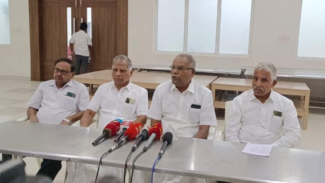 ’நடிகர் விஜய் முழு நேர அரசியல் வருவது நல்லதுதான்’ - கே.பாலகிருஷ்ணன் பேட்டி K. Balakrishnan said that it is good that actor Vijay is entering full-time politics ’நடிகர் விஜய் முழு நேர அரசியல் வருவது நல்லதுதான்’ - கே.பாலகிருஷ்ணன் பேட்டி