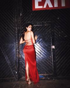 Janhvi Kapoor Flaunts A Perfect Look For Valentine's Day; See All Pics