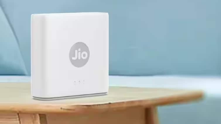 Jio AirFiber launches 3 data booster plans, users will get upto 1000GB high-speed internet data Jio AirFiber ने लॉन्च किए 3 डेटा बूस्टर प्लान, यूजर्स को मिलेगा 1000GB हाई-स्पीड इंटरनेट डेटा