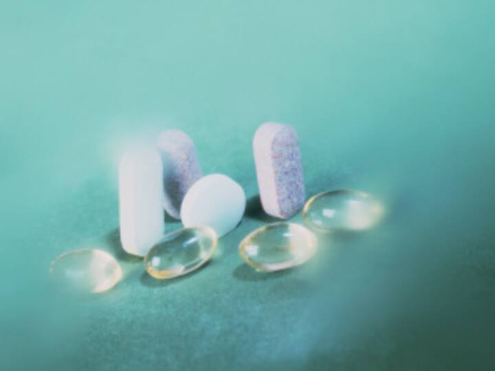 Medications: Your healthcare provider may prescribe medications to manage PCOS symptoms, including those related to weight. Common medications include birth control pills, metformin (for insulin resistance), and anti-androgen medications. (Image Source: getty)
