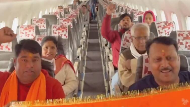 Darbhanga to Ayodhya Flight Take Off Passengers Said Jai Shri Ram Direct Service Also from Patna ANN Ayodhya Flight: दरभंगा से अयोध्या के लिए फ्लाइट ने भरी उड़ान, यात्री बोले- 'जय श्रीराम', पटना से भी डायरेक्ट सेवा