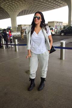 ऑल व्हाइट लुक में नेहा धूपिया लगीं सुपरकूल, Rakul Preet Singh ने ऑल ब्लैक आउटफिट में दिखाया जलवा, देखें तस्वीरें