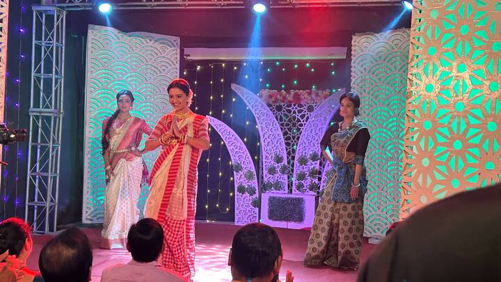 এই অনুষ্ঠানটি নিয়ে সোমরাজ বলছেন, 'আমি আর তিতির তো শপথ নিয়েছি একে অপরের পাশে থাকার জন্য। আর নতুন এই ব্যবসার সূচনা করতে চলেছি আমরা।'