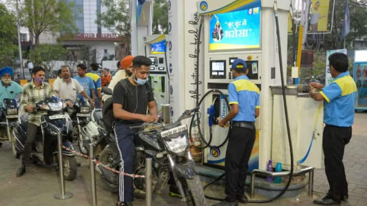 petrol and diesel price chennai on February 2nd 2024 know full details Petrol Diesel Price Today: சட்டென குறைந்த பெட்ரோல், டீசல் விலை? சென்னையில்  இன்றைய நிலவரம்..!