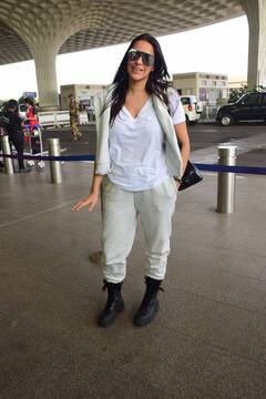 ऑल व्हाइट लुक में नेहा धूपिया लगीं सुपरकूल, Rakul Preet Singh ने ऑल ब्लैक आउटफिट में दिखाया जलवा, देखें तस्वीरें