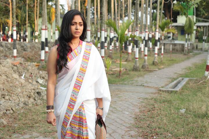 এই সিরিজে বাসবদত্তার চরিত্রের নাম হয়েছে দময়ন্তী। মূখ্যচরিত্রে দেখা যাবে তাঁকেই। অন্যদিকে, এই প্রথম ওয়েব প্ল্যাটফর্মে একটা কাজ করল রিজওয়ান।