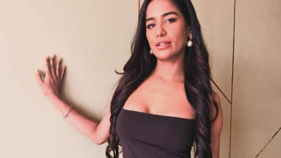 Poonam Pandey Death: सर्वाइकल कैंसर से हुई पूनम पांडे की मौत, जानिए किस स्टेज में मरीज को बचाना होता है मुश्किल Poonam Pandey Death: सर्वाइकल कैंसर से हुई पूनम पांडे की मौत, जानिए किस स्टेज में मरीज को बचाना होता है मुश्किल