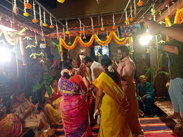 இன்று இந்திரஜா - கார்த்திக் இருவருக்கும் நிச்சயதார்த்தம் நடைபெற்றுள்ளது.