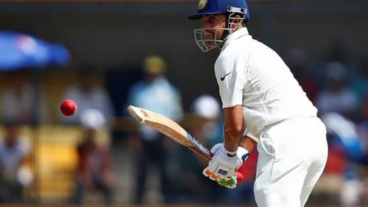 विनोद कांबली के बाद गौतम गंभीर दूसरे भारतीय बांए हाथ के बल्लेबाज बने थे. जिन्होंने ने भारत में टेस्ट खेलते हुए दोहरा शतक जड़ा. गंभीर ने यह कारनामा ऑस्ट्रेलिया के खिलाफ दिल्ली में खेलते हुए साल 2006 में किया. गंभीर ने इस मैच में 206 रन बनाए थे.