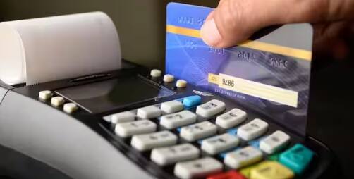 ਜੇਕਰ ATM ਕਾਰਡ ਬਲਾਕ ਨਹੀਂ ਕਰਦੇ ਹੋ, ਤਾਂ ਕੋਈ ਵੀ ਤੁਹਾਡੇ ਖਾਤੇ ਵਿੱਚੋਂ ਪੈਸੇ ਕਢਵਾ ਸਕਦਾ ਹੈ। ਇਸ ਲਈ, ਜੇਕਰ ਏਟੀਐਮ ਗੁੰਮ ਹੋ ਜਾਂਦਾ ਹੈ ਤਾਂ ਉਸ ਨੂੰ ਬਲਾਕ ਕਰਨਾ ਸਭ ਤੋਂ ਜ਼ਰੂਰੀ ਹੈ।