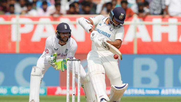 IND vs ENG: अंग्रेजों पर भारी पड़े यशस्वी जयसवाल, दमदार प्रदर्शन से सहवाग से जुड़ी लिस्ट में बनाई जगह IND vs ENG Yashasvi Jaiswal Most runs on the first day of a Test Visakhapatnam IND vs ENG: अंग्रेजों पर भारी पड़े यशस्वी जयसवाल, दमदार प्रदर्शन से सहवाग से जुड़ी लिस्ट में बनाई जगह
