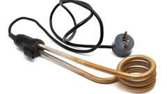 पानी गरम करने के लिए क्या आप भी हीटिंग रॉड का ऐसे करते हैं इस्तेमाल, तो संभल जाए वरना...