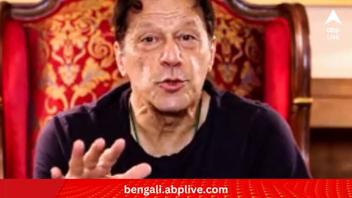 পাক সংবাদসংস্থা সূত্রের খবর, আগের স্বামীর সঙ্গে বিচ্ছেদের পর ধর্মীয় নিয়ম অনুযায়ী 'ইদ্দত' বা বাধ্যতামূলক অপেক্ষার মেয়াদ পার করেননি বুশরা। তার আগেই ইমরানকে বিয়ে করেন। ফলে তাঁদের বিয়ে 'বৈধ' নয়।