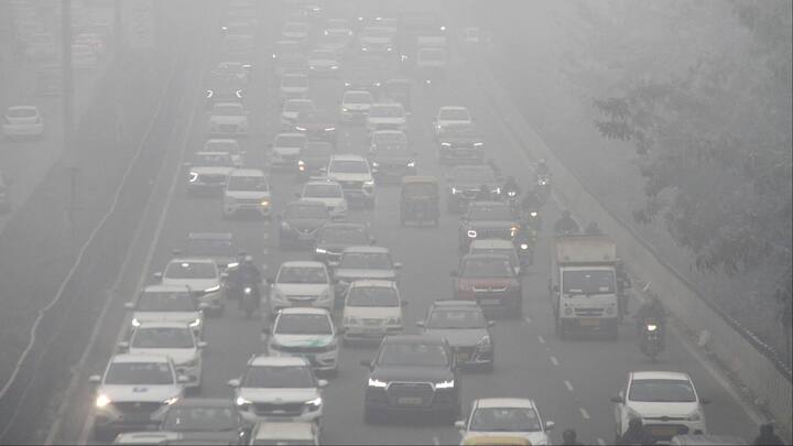 हरियाणा-पंजाब में सर्दी का सितम बढ़ता जा रहा है. मौसम विभाग के अनुसार, शनिवार को राज्य के अधिकांश हिस्सों में न्यूनतम तापमान सामान्य स्तर के आसपास रहा.