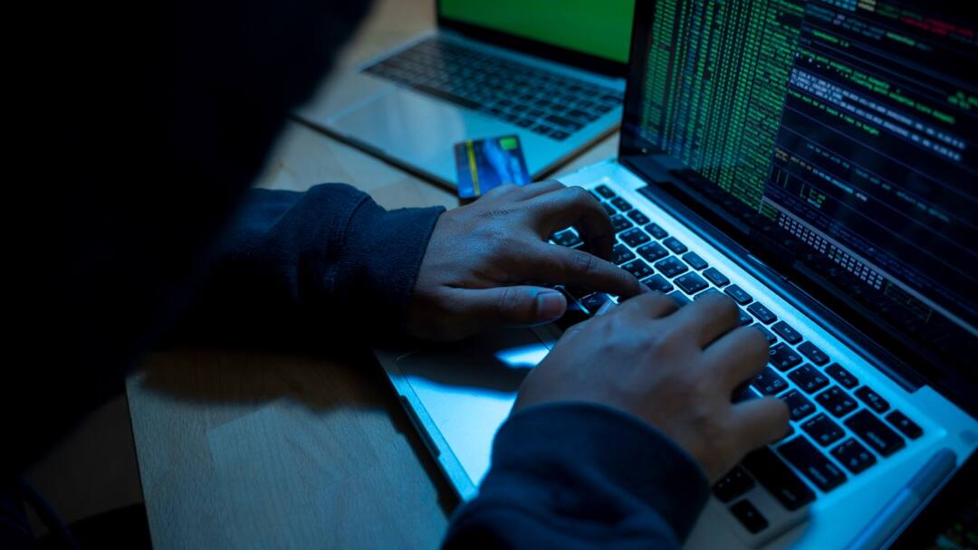 Kanpur Cyber ​​​​thugs attack Labor Department portal Rs 1 crore 7 lakh 80 thousand looted ann Kanpur Cyber Crime: कानपुर में साइबर ठगों का बड़ा कारनामा, श्रम विभाग के पोर्टल से 1 करोड़ से अधिक पैसे किए गायब