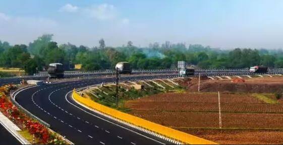 ਇਸ ਸਮੇਂ ਦੇਸ਼ ਵਿੱਚ ਸਿੰਗਲ ਲੇਨ ਰਾਸ਼ਟਰੀ ਰਾਜਮਾਰਗਾਂ ਦੀ ਲੰਬਾਈ 14,350 ਕਿਲੋਮੀਟਰ ਹੈ, ਜੋ ਕਿ ਰਾਸ਼ਟਰੀ ਰਾਜਮਾਰਗਾਂ ਦੀ ਕੁੱਲ ਲੰਬਾਈ ਦੇ 9.8 ਪ੍ਰਤੀਸ਼ਤ ਦੇ ਬਰਾਬਰ ਹੈ।