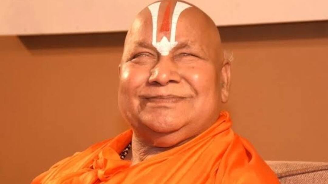 Jagadguru Rambhadracharya Health Update Latest Video said I am healthy and don't Attention to rumors ann Jagadguru Rambhadracharya News: 'मैं बिल्कुल स्वस्थ...अफवाहों पर ध्यान न दें', जगद्गुरु रामभद्राचार्य ने वीडियो जारी कर और क्या कहा?