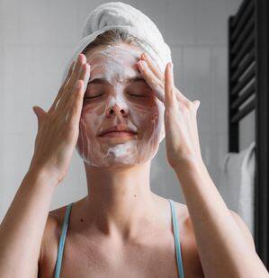 ਸਾਧਾਰਨ ਚਮੜੀ ਨੂੰ ਹਫ਼ਤੇ ਵਿੱਚ ਦੋ ਤੋਂ ਤਿੰਨ ਵਾਰ ਸਕਰੱਬ ਕੀਤਾ ਜਾ ਸਕਦਾ ਹੈ। ਜਦੋਂ ਕਿ ਤੇਲਯੁਕਤ ਚਮੜੀ 'ਤੇ ਰੋਜ਼ਾਨਾ ਸਕਰੱਬ ਦੀ ਵਰਤੋਂ ਕੀਤੀ ਜਾ ਸਕਦੀ ਹੈ।