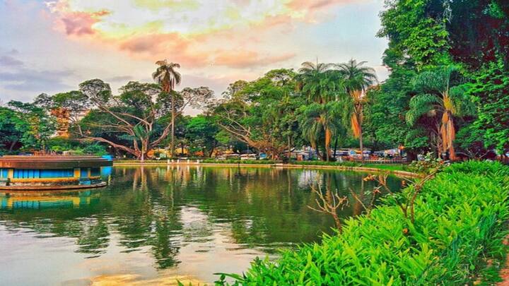 श्रीलंका के इस पैकेज के लिए सिंगल ऑक्यूपेंसी पर आपको प्रति व्यक्ति हिसाब से 88,800 रुपये, दो लोगों के लिए 72,200 रुपये और ट्रिपल ऑक्यूपेंसी पर 71,000 रुपये प्रति व्यक्ति के हिसाब से शुल्क देना होगा.