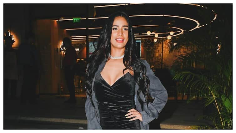 Poonam Pandey Is Not Dead, Shares Video To Apologise And Spreads Awareness About Cervical Cancer 'Yes, I Faked My Demise': Poonam Pandey Apologises For Fake Death News In Another Video