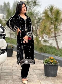 Singer Kaur B: ਗਾਇਕਾ ਕੌਰ ਬੀ ਦੇ ਸੂਟਾਂ ਦਾ ਪੰਜਾਬੀ ਇੰਡਸਟਰੀ ਚ ਜਲਵਾ, ਖੂਬਸੂਰਤ ਲੁੱਕ ਨਾਲ ਇੰਝ ਕਰਵਾਈ ਬੱਲੇ-ਬੱਲੇ