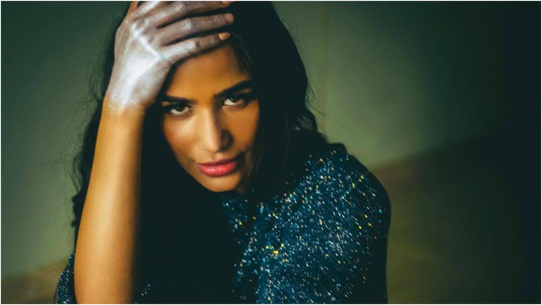 Poonam Pandey Death: పూనమ్ పాండేకు సర్వైకల్ క్యాన్సర్ రావడానికి కారణం అదేనా? ఇది షాకింగ్ విషయమే! cervical cancer is the reason behind poonam pandey death and here are the details about it Poonam Pandey Death: పూనమ్ పాండేకు సర్వైకల్ క్యాన్సర్ రావడానికి కారణం అదేనా? ఇది షాకింగ్ విషయమే!