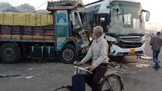 Accident: બગોદરા-લીમડી હાઇવે પર લકઝરી બસ – ટ્રક વચ્ચે અકસ્માત, 2 લોકોનાં મોત, 22 ઘાયલ