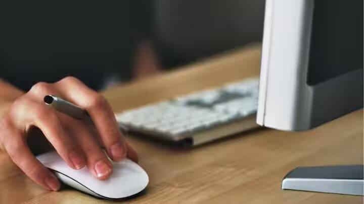 આ ભરતી અભિયાન ભાગ લેવા માટે, ઉમેદવારો સૂચના માટે સત્તાવાર વેબસાઇટ nmdc.co.in/careers પર જઈ શકે છે.