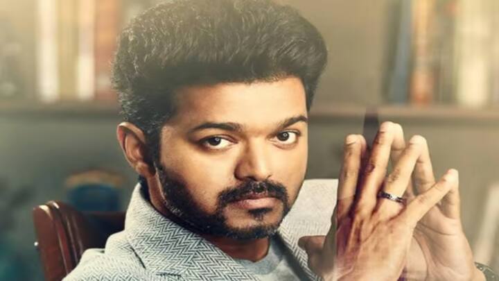 Vijay fans : அரசியலில் களமிறங்கும் விஜய், ஒப்பந்தமாகியுள்ள படங்களில் மட்டும் நடிக்கவுள்ளதாக வந்த அறிவிப்பை பார்த்த ரசிகர்கள் சோகமடைந்துவிட்டனர்.