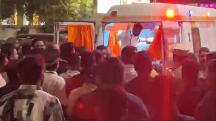 Firing in Thane police station BJP MLA opened fire on Shiv Sena Shinde group leader and his companion Maharashtra: ठाणे के पुलिस स्टेशन में फायरिंग, BJP विधायक ने शिंदे गुट के नेता को मारी गोली, विवाद सुलझाने पहुंचे थे थाने